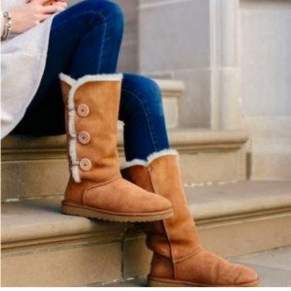 Ugg Bailey Button Triplet II Boot - Picture 1 of 12